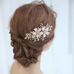 Tiaras Handmade Flower Hair Comb Wedding Hair Accessories Gold Pearl Hair Combs Hair Clips For Girl Crystal Women Bridal Hair Jewelry R230306