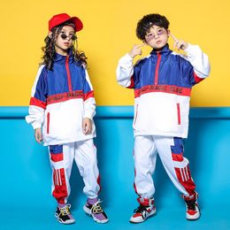 Set di abbigliamento Kid Giacca bianca blu Pantaloni da jogging Abbigliamento hip-hop Costume da ballo jazz per ragazze Ragazzi Ballo da sala Streetwear 230307