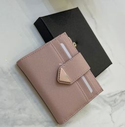 Designer Small Saffiano Leather Wallet Bill Compartment Document Pocket Credit Card Slots Enamelled Metal Lettering Hardware Luxury265O