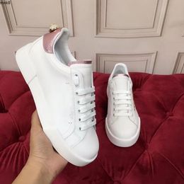 Screener sneaker beige leather Shoes Italy vintage men womens Red Web stripe Luxurys Designers Sneakers Bi-color rubber sole Classic Casual Shoe 35-45 MKJI mxk800005