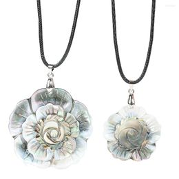 Pendant Necklaces Elegant Wedding Bride Flower Necklace Handicrafts 3D Heart Petal Peony Rose Black Mother Of Pearl Shell Amulet Jewellery