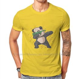 T-shirts Men's t Cute Little Panda with Glasses Dabbing Dance Graphic 2023 Printing Streetwear Leisure Shirt Men Short Sleeve Vm1d