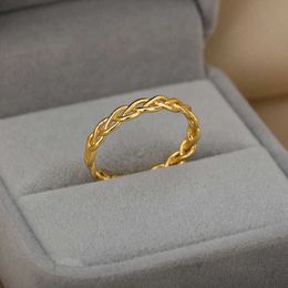 Band Rings Vintage Twist Shape Hollow Out Couple Rings For Women Men Wedding Gift Cuban Chain Ring Exquisite Jewelry Dropshipping Wholesale AA230306