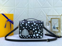 Designer handbags luxury messenger bag ladies leather shoulder fashion zip cross body casual wear size 25-19-7cm