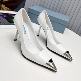 Designer Heels Slingback Shoes Luxury Sandal Low Heel Brands Dress Shoes Black Brushed Leather Pumps Nude White Patent Leathers Size EUR 35-42 670