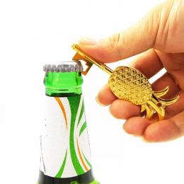 Stock Creative Pineapple Shape Bottle Opener Metal Key Opener Corkscrew Hangable Multifunctional Kitchen Tool E0307