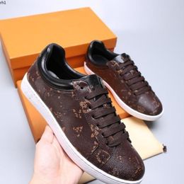 luxury designer shoes casual sneakers breathable Calfskin with floral embellished rubber outsole very nice mkjl rh100000002
