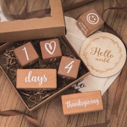 Keepsakes 6pcs set Wooden Baby Milestone Cards Block P ography Memorial Monthly born Props Set With Box 230308