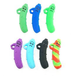 Colourful Silicone Cucumber Banana Style Pipes Herb Tobacco Oil Rigs Metal Hole Philtre Bowl Portable Finger Handpipes Smoking Cigarette Hand Holder Tube DHL