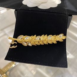 18k Gold Brooch Designer Jewellery Diamond Brooch Luxury Brand logo Romantic Couple Versatile Brooches Wedding Party ornament Jewellery With Love Gift Box