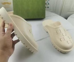 2023 classic luxury Sandals slippers brand designers Women Ladies Hollow Platform made of transparent materials fashion sexy lovely sunny beach shoes slipper
