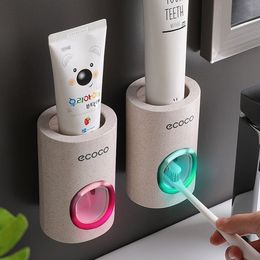 Toothbrush Holders Automatic Toothpaste Dispenser Wall Mount Stand Bathroom Accessories Set Squeezers Dustproof Holder 230308