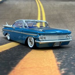 Diecast Model 1 24 Diecast Car Model Toy 1959 Chevy Impala Miniature Vehicle Replica Collector Edition 230308