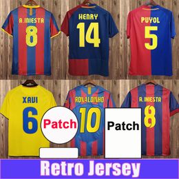 2005 2006 XAVI MeSsIs Retro Mens Soccer Jerseys 2010 2011 RONALDINHO PUYOL A. INIESTA SUAREZ HENRY PEDRO SERGIO Football Shirts Short sleeve