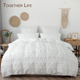 Bedding sets Bedding sets White Bedding Set Dots Design Chic Quilt Cover With Pillowcase 3D Tufted Bed Cover NO SHEET Queen King 2/3pcs Girls Soft Bed Set 230308