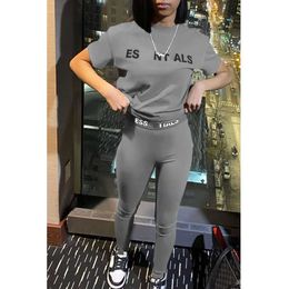 Designer 2024 Silm Pants Passar Womens Two Pieces Jogger Set Nya bokstäver Tryckt Kort ärm Sexiga modestrumpdräkter