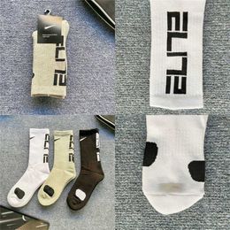 2023 Fashion Brand Men's Cotton Running Crew Socks Middle Tube Casual Breathable Sports For Men and Women Soft Sock 04QF