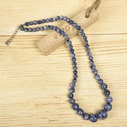 Correntes cheias e redondas em forma azul claro colorido colorido aquamarine jóias esteticamente colar