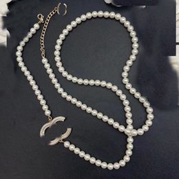 18K Gold Bated Pearl Colares Letter Carta de gargantilha Declaração pendente de luxo Colar de colar de casamentos Acessórios para jóias