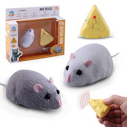 Cat Toys Remote Control Mouse for s Interactive Electronic Teasing Plush Emulation Rat Mice 360° Rotating Dog Pet 230309