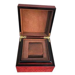 2023 Luxury Watch Boxes Case Mens Aquanaut Papers Card Red Wood Box
