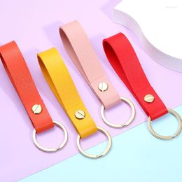 Keychains 2023 Fashion Cow Leather Keychain Car Thread Small Gift Metal Pendant Key Chain Simple Keyhold