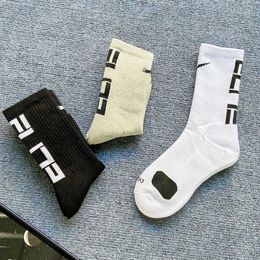 Fashion Brand Mens Cotton Socks Classic black white Women Men Breathable mixing Football basketball Sports Ankle sock Winter for