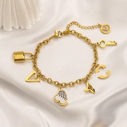 Popular High-end Necklace Bracelet Set Designer Jewelry Clover Bracelet European Brand Lock Pendant Necklaces 18 Gold-plated Love Letter Family Gifts Bracelet Set