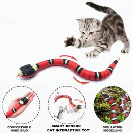 Cat Toys Smart Sensing Snake Electric Interactive for s USB Charging Accessories Pet Dogs Game Play Toy dges 230309