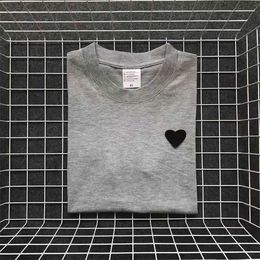 Cdg Fashion Mens Play t Shirt Designer Red Heart Commes Casual Women Shirts Des Badge Garcons High Quanlity Tshirts Cotton Embroidery 5N9G