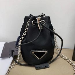 Women Keychains Waist Bag Letter Budge Small Long Chain Messenger Bags Drawstring Classical Handbag Bucket Shoulder Keychain2921