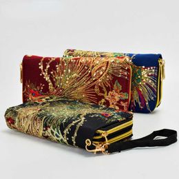 Ethnic Style Double-sided Embroidered Wallet Features Peacock Embroidery Long Zipper Hand Pocket 230310