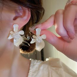 Stud Earrings 2023 Arrival Fashion Geometric Resin Women Trendy French Small Pearl Flower Ins Big White Jewellery