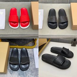 New Fashion Slippers Deluxe Designer Sandals Leather Outdoor Beach Boots Warm and Non slip Slip on Letter Rubber Jelly Buckle Flat Bottom 36-40