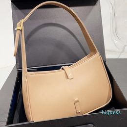 Designer-Fashion shoulder bag Women's underarm leather solid color design metal logo handbag
