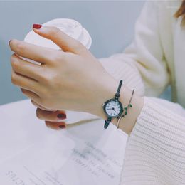 Wristwatches Chic Schoolgirl Korean Version Retro Small Bracelet Quartz Dial With Set Watch Fashion Mouth Gift