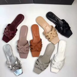 Designer-Sandalen für Damen, luxuriöse Tribute-Mules, Damen-Sandalen, Hausschuhe, glattes Leder, Cassandra, flach, flache Damen-Strandschuhe, Flip-Flops, Größe 35–41