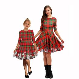 Family Matching Outfits Mom and Daughter Christmas Dress Cute Party Parentchild Fashion Printed Teen Girls Mother Clothes rtu 230310