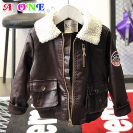 Jackets baby boy jacket Winter fashion PU Thicken Plus velvet casual pilot bomber Suit for 90 130cm z159 230310