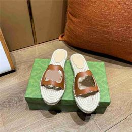 Fashion slippers 2023 Luxury Design Summer GGity Men and Women Flat Shoes Thick Sole Leather Rubber Letter Logo Casual Cartoon Slippers 04-05