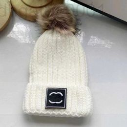 Cloches Designer Fashion Men Women Classic Hat Plaid Knitted Winter Beani 3278