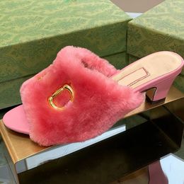 Designer Luxus Damen Hausschuhe Damen Sommer Wolle Slides China New Year Series Pelz Kaninchen Stickerei Sandalen mit mittlerem Absatz 5,5 cm Bequemer Flip-Flop-Slipper