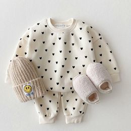 Clothing Sets MILANCEL Baby Clothing Set Full Heart Boys Hoodie Suit Toddler Girls Clothes Set 230310