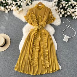 Design Sense Robe Femme Increspato Abiti a maniche corte 2023 Estate Nuove donne Vacanza al mare Vita lunga Abiti con cintura