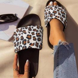 Slippers Summer Platform Shoes Fashion Leopard Print Flat Heel Round Toe Roman Beach Women Zapatillas