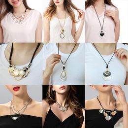 Pendant Necklaces Vintage Contrast Colour Metal Circle Geometric Necklace For Women Fashion Long Chain Leather Female Jewellery GiftPendant