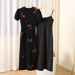 2023 Spring Black Floral Flower Woollen Knitted Dress Short Sleeve Round Neck Panelled Midi Casual Dresses Brand Same Style Designer M3M120818