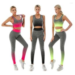 Set attivi Set da yoga Reggiseno antiurto a 2 pezzi da donna Leggings senza cuciture a vita alta Palestra Corsa Elasticità Tuta sportiva da donna