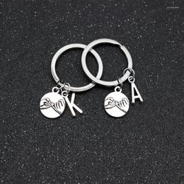 Keychains Hand-in-hand Pendant With 26 Letters Fashion Lovers Keychain Guard Family Friendship Keyring Parent-child BFF