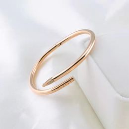 2023 brand fashion Bangle bracelet luxury 18k gold-plated nail bracelet high-quality stainless steel designer jewelry for men and women AA